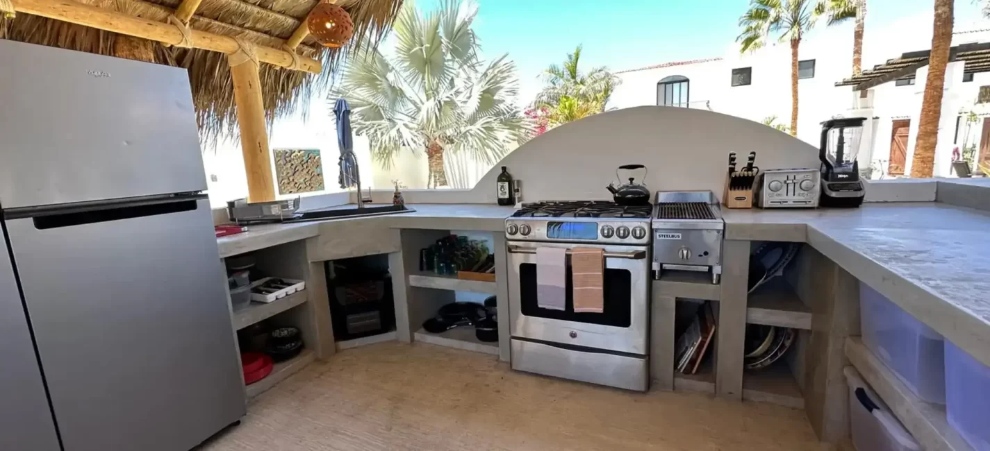 Outdoor Kitchen